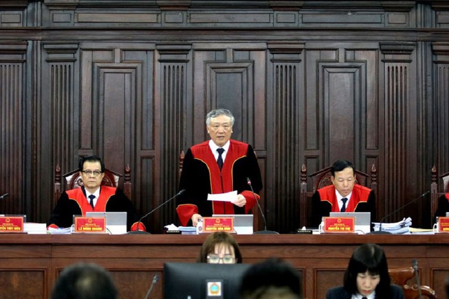 Mơ thấy thẩm phán quan tòa – Chiêm bao thấy thẩm phán quan tòa đánh con gì?