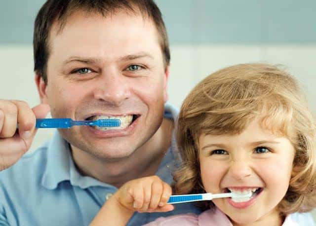 Mơ thấy Đánh Răng điềm báo gì, số mấy?