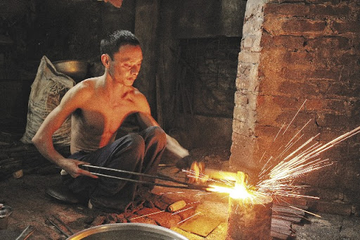 Mơ thấy sắt – Giải mộng chiêm bao thấy sắt đánh con gì?